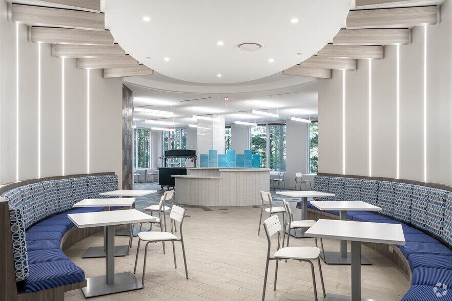 5555 Glenridge Connector, Atlanta, GA à louer - Photo intérieure - Image 3 de 6