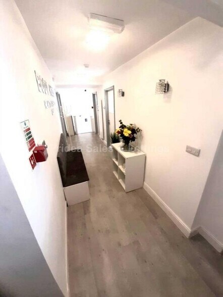 5-9 Newland, Lincoln à louer - Photo du bâtiment - Image 3 de 7