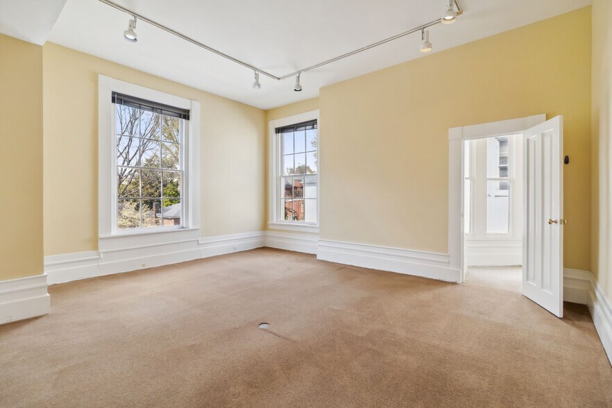 239 N Broadway, Lexington, KY à vendre - Photo du bâtiment - Image 3 de 39