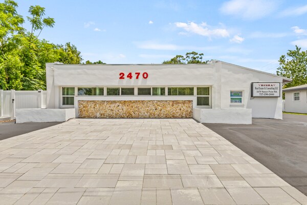 2470 Sunset Point Rd, Clearwater, FL à vendre Photo du bâtiment- Image 1 de 29