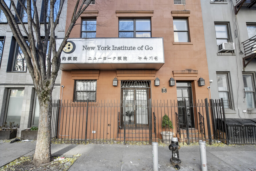 424 W 49th St, New York, NY for sale - Building Photo - Image 1 of 6