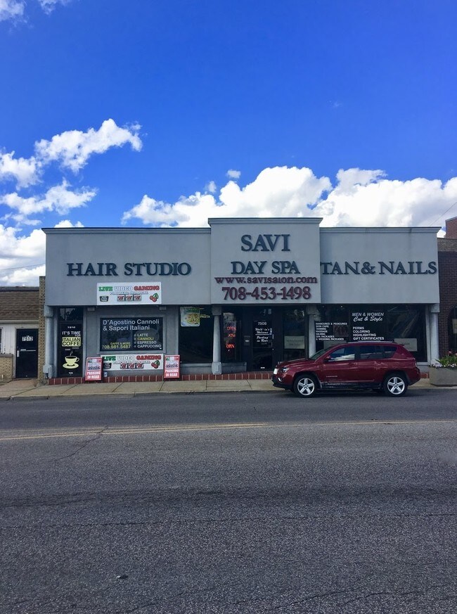 Plus de détails pour 7508-7510 W Grand Ave, Elmwood Park, IL - Commerce de détail à louer