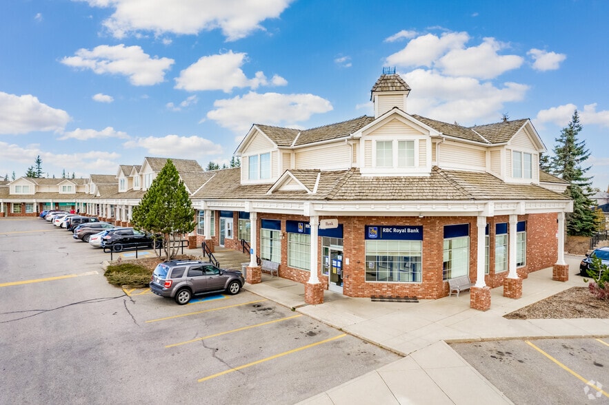 555 Strathcona Blvd SW, Calgary, AB for sale - Primary Photo - Image 1 of 1