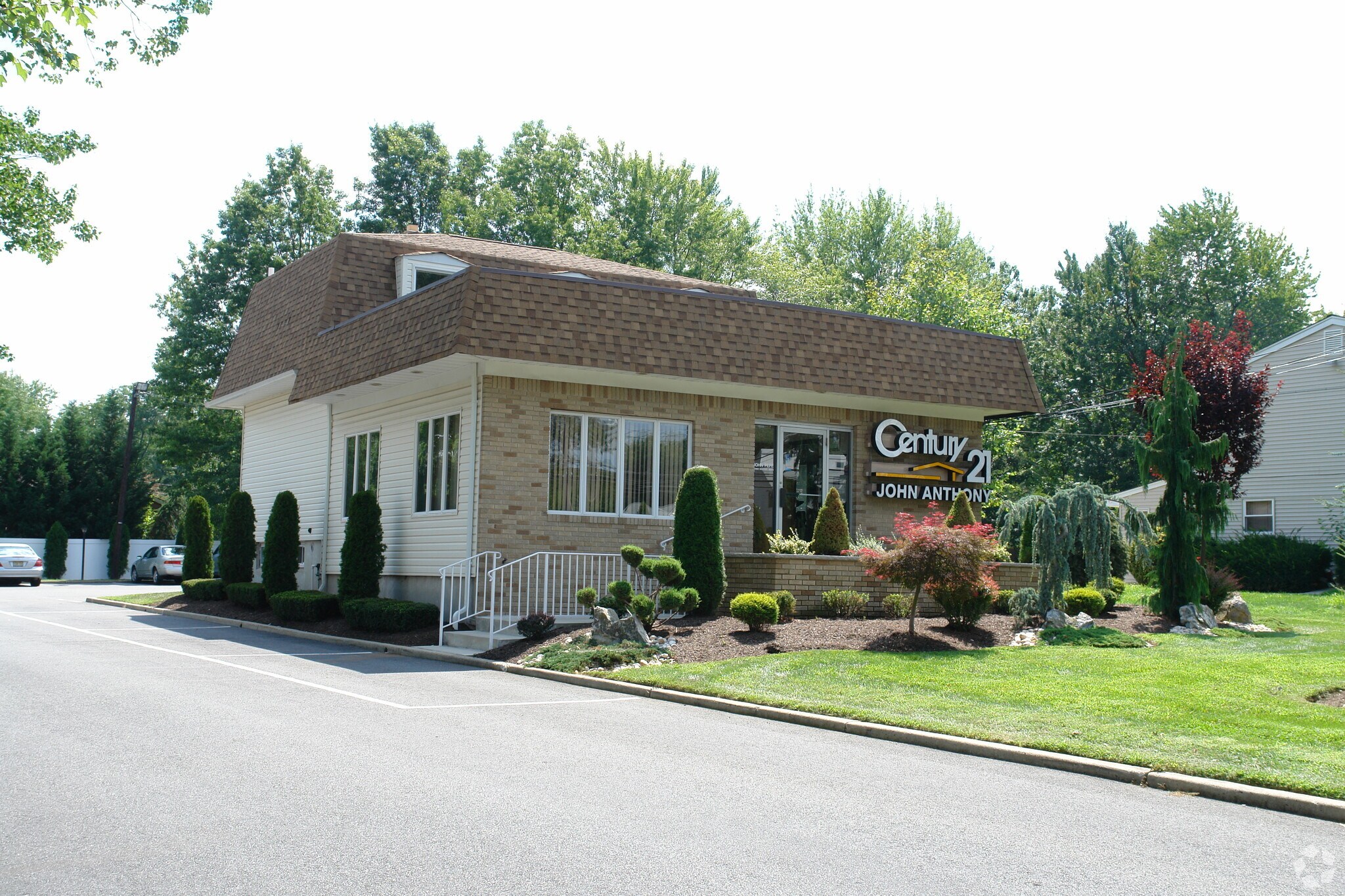 1815 Oak Tree Rd, Edison, NJ for lease Building Photo- Image 1 of 3