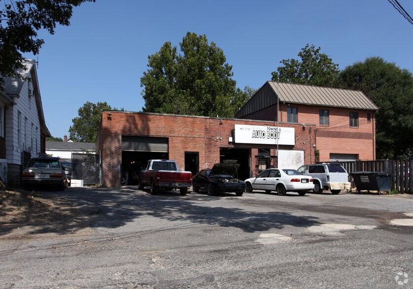 5702 Tuxedo Rd, Hyattsville, MD à vendre - Photo du bâtiment - Image 2 de 3