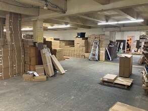 32 Intersection St, Hempstead, NY for lease Interior Photo- Image 1 of 6