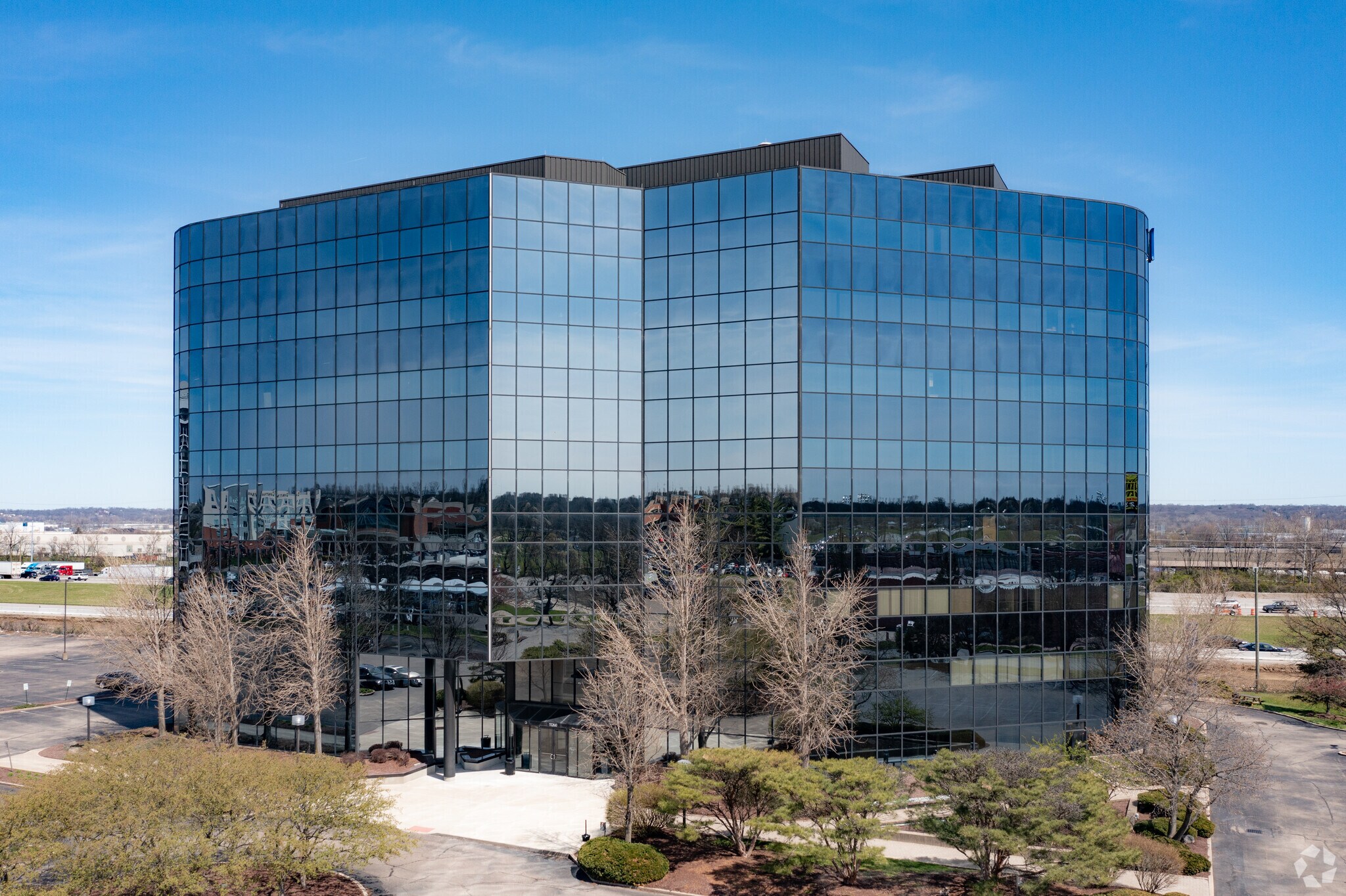 11260 Chester Rd, Cincinnati, OH for lease Primary Photo- Image 1 of 43