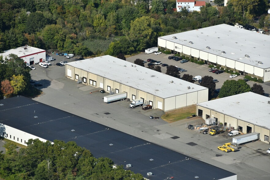 89-99 York Ave, Randolph, MA à louer - Photo du bâtiment - Image 3 de 7