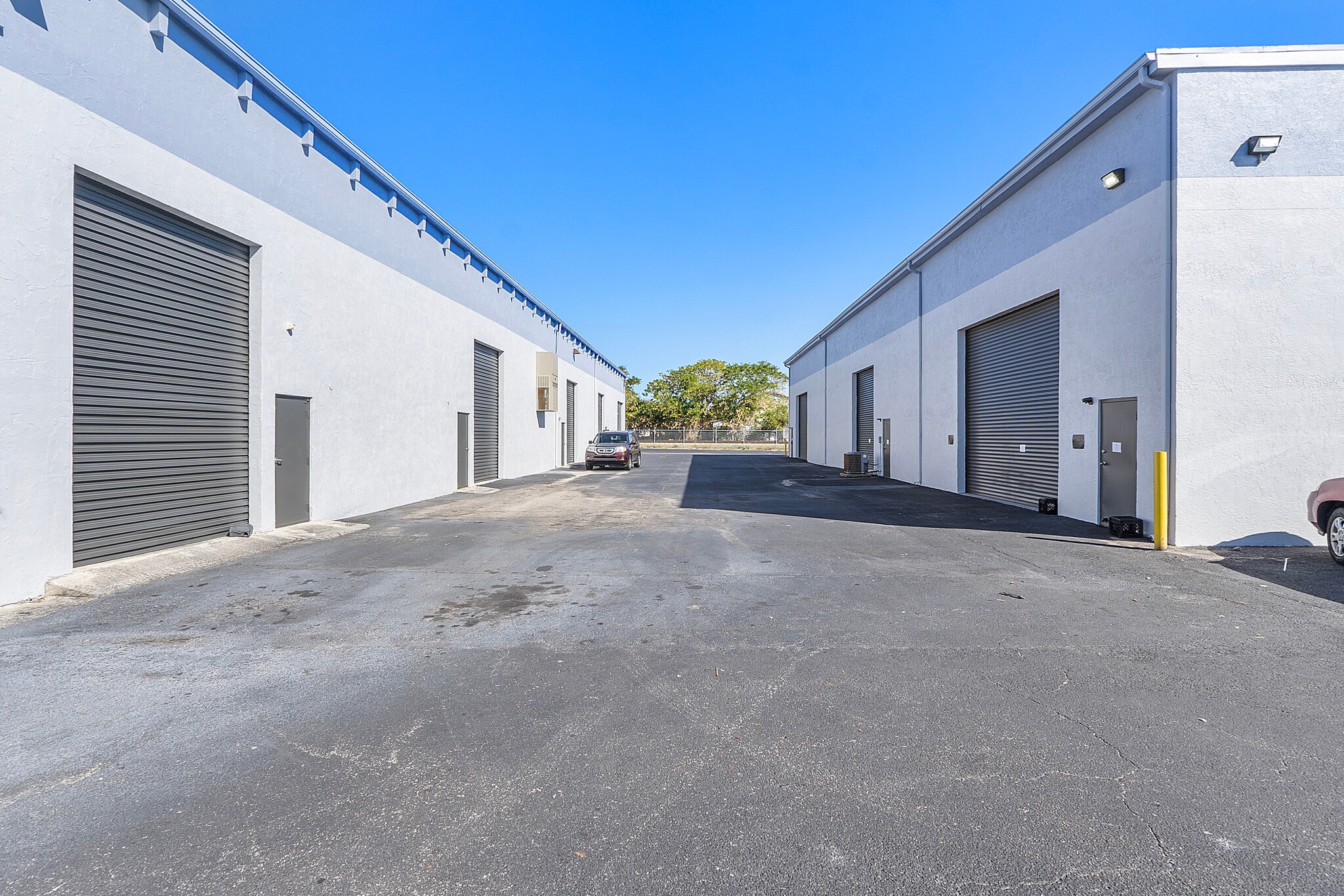 601 Roseland Dr, West Palm Beach, FL for lease Primary Photo- Image 1 of 14
