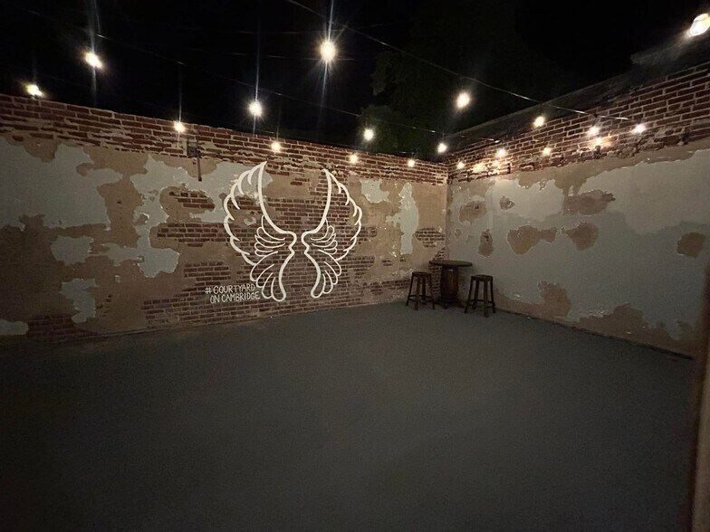 102 N Cambridge St, Ninety Six, SC à vendre - Photo du bâtiment - Image 3 de 10