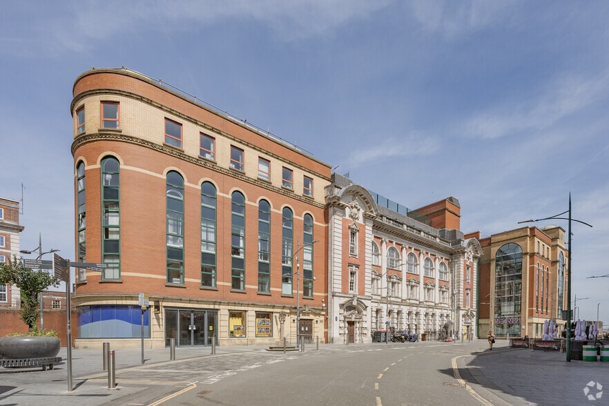High St, Newport for lease - Primary Photo - Image 1 of 5