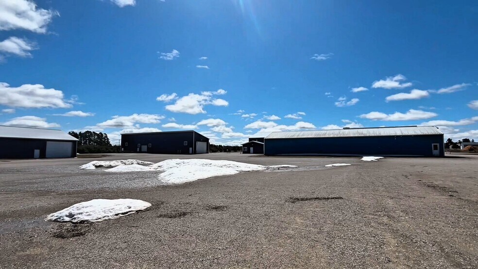 6946 County Road 392, Newberry, MI à vendre - Vidéo sur l’inscription commerciale - Image 2 de 20