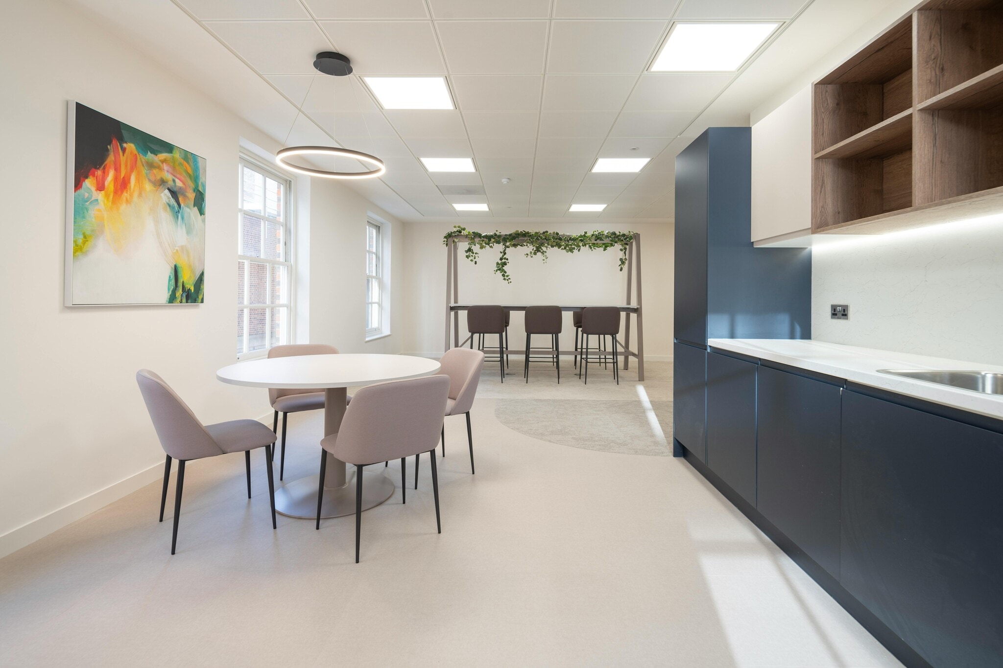 42 Trinity Ct, London for lease Building Photo- Image 1 of 7