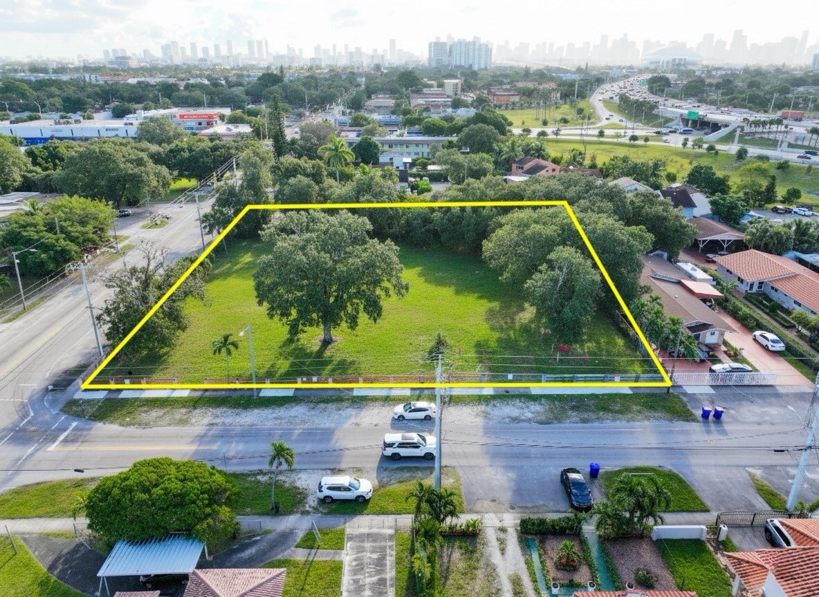 2810 NW 14th Miami FL 33125 st, Miami, FL à vendre Photo principale- Image 1 de 6
