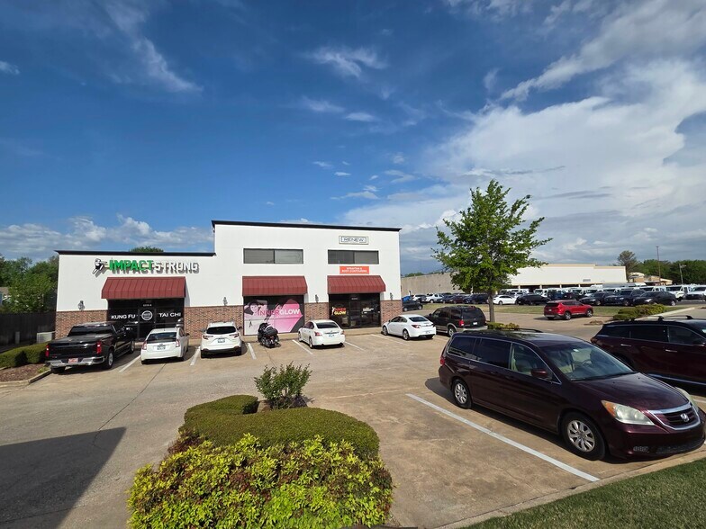 9238-9242 S Sheridan Rd, Tulsa, OK for lease - Building Photo - Image 2 of 16