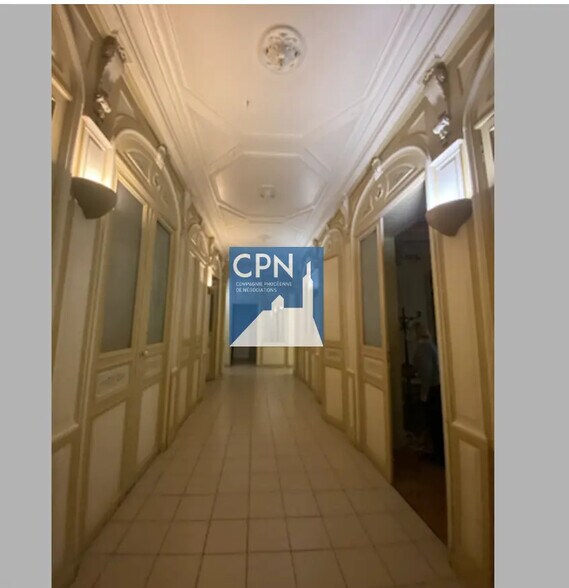 Multifamily in Marseille for sale - Building Photo - Image 1 of 2