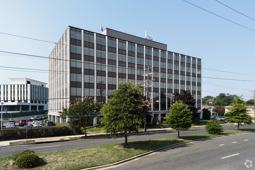 4235 28th Ave, Marlow Heights, MD for sale - Primary Photo - Image 2 of 45