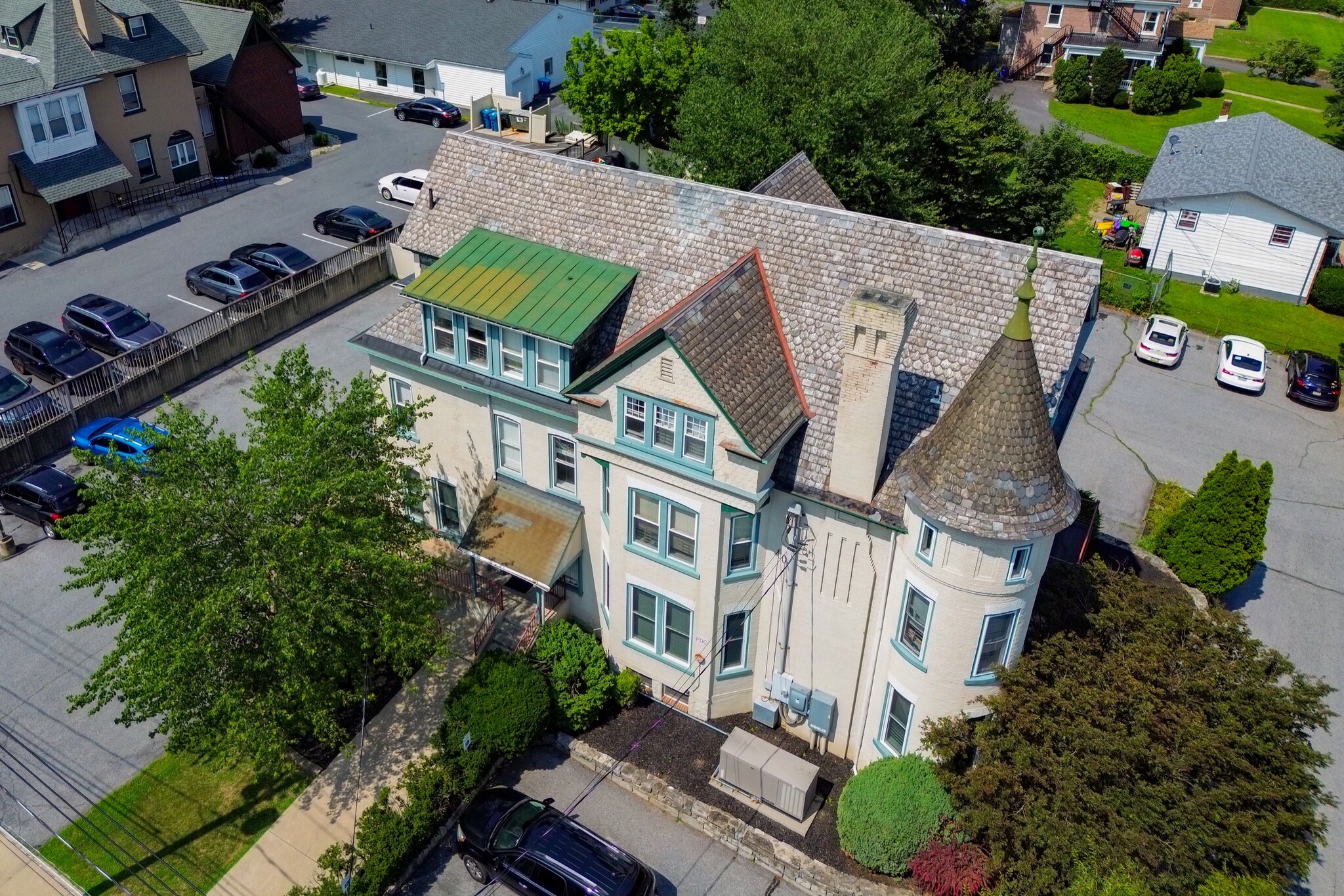 541 Seneca St, Fountain Hill, PA for sale Primary Photo- Image 1 of 60