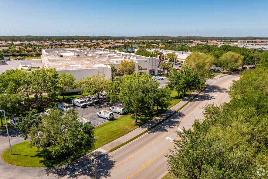 12600 Westlinks Dr, Fort Myers, FL à louer - Aérien - Image 3 de 5