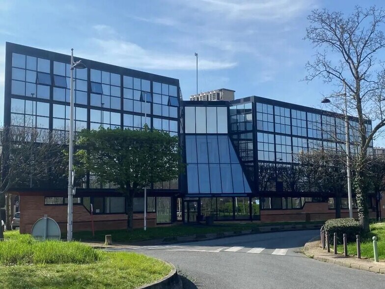 Bureau dans Champigny-sur-Marne à louer - Photo du bâtiment - Image 3 de 6
