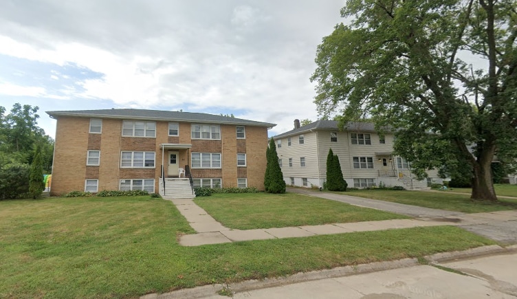 361 30th Street Dr SE, Cedar Rapids, IA à vendre - Photo du bâtiment - Image 2 de 5