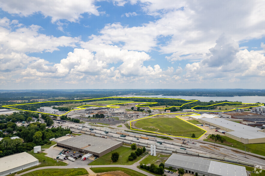 1002 Industrial Dr, Old Hickory, TN à louer - Photo principale - Image 1 de 22