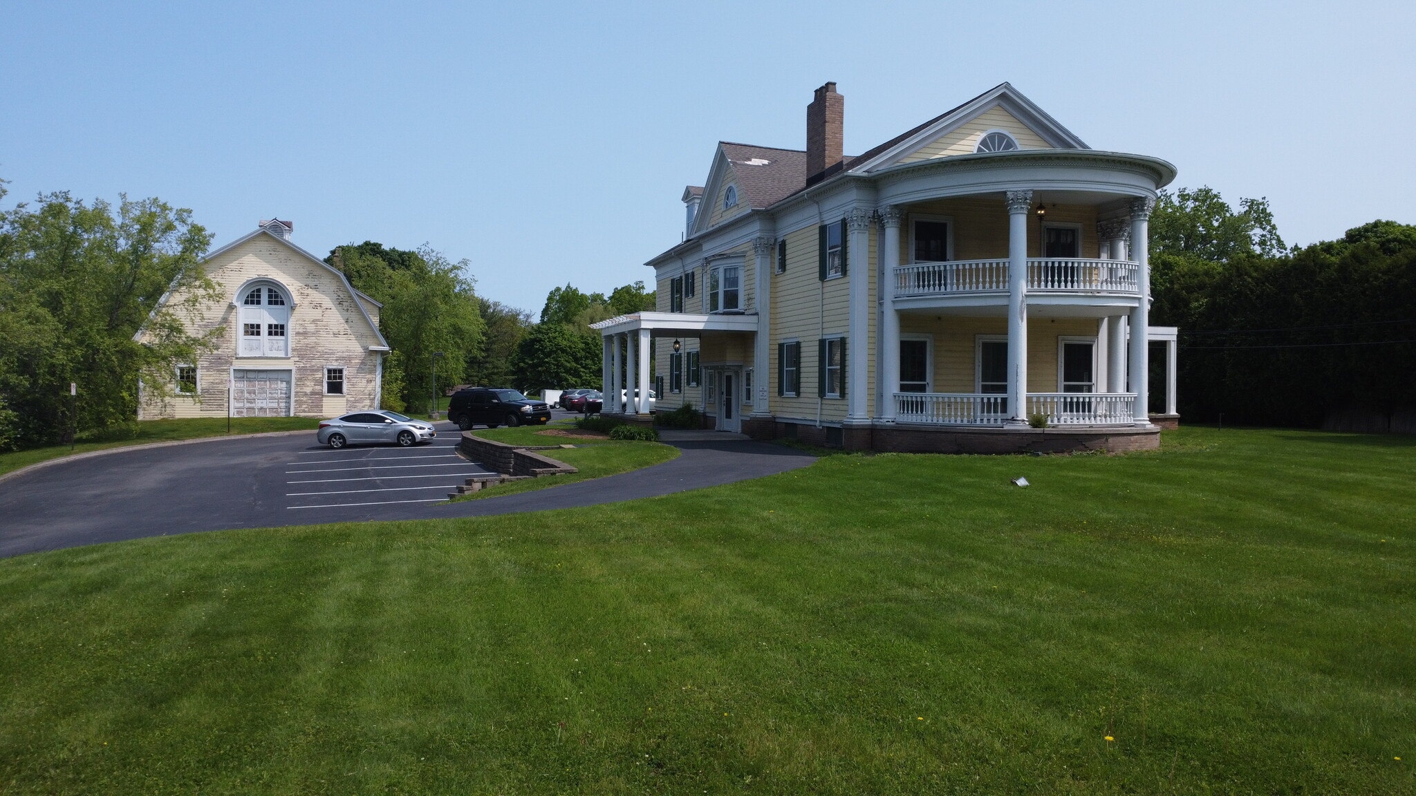 710 Latta Rd, Rochester, NY à vendre Photo du bâtiment- Image 1 de 14