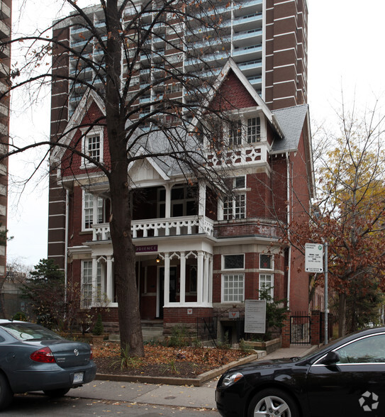 17 Isabella St, Toronto, ON for sale - Building Photo - Image 2 of 3