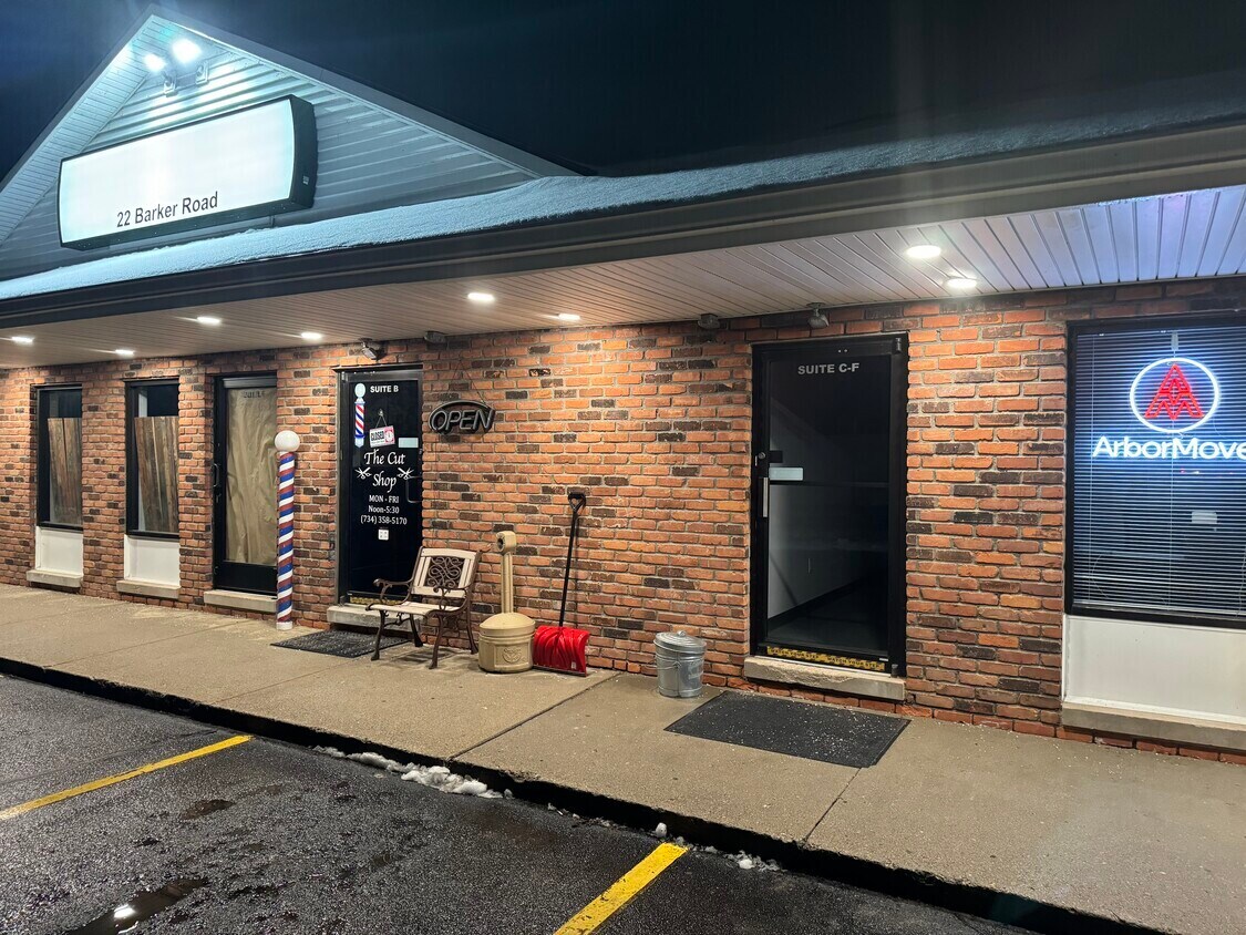 22 Barker Rd, Whitmore Lake, MI à vendre Photo du bâtiment- Image 1 de 1