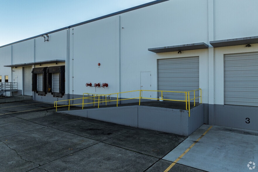 7901 S 190th St, Kent, WA for lease - Building Photo - Image 2 of 5