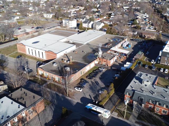 1540 Rue Des Patriotes, Laval, QC à louer Photo du bâtiment- Image 1 de 3