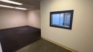418 Caredean Dr, Horsham Township, PA à louer - Vidéo sur l’inscription commerciale 
