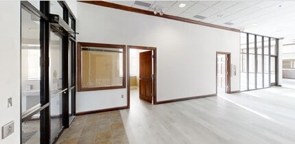 12900-12960 W Bluemound Rd, Elm Grove, WI à louer Photo intérieure- Image 2 de 7