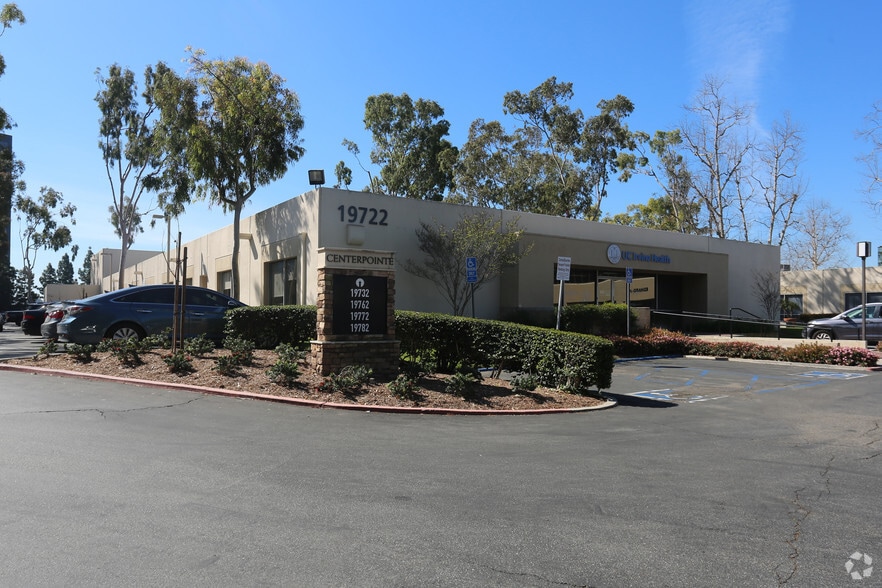 19722 MacArthur Blvd, Irvine, CA à louer - Photo du bâtiment - Image 3 de 8