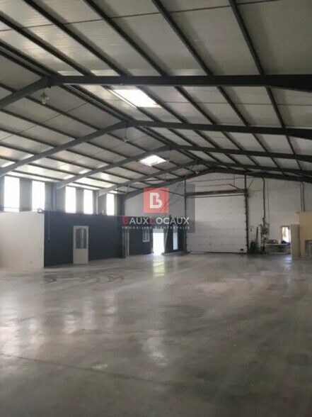 Flex in Vedène for lease - Interior Photo - Image 3 of 8