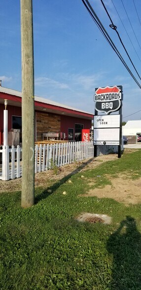 1404 W South St, Lebanon, IN à louer - Photo du bâtiment - Image 2 de 3