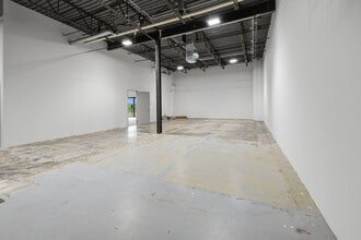 1301 Corporate Center Dr, Eagan, MN for lease Interior Photo- Image 2 of 13