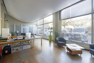 Plus de détails pour Commerce de détail à vendre