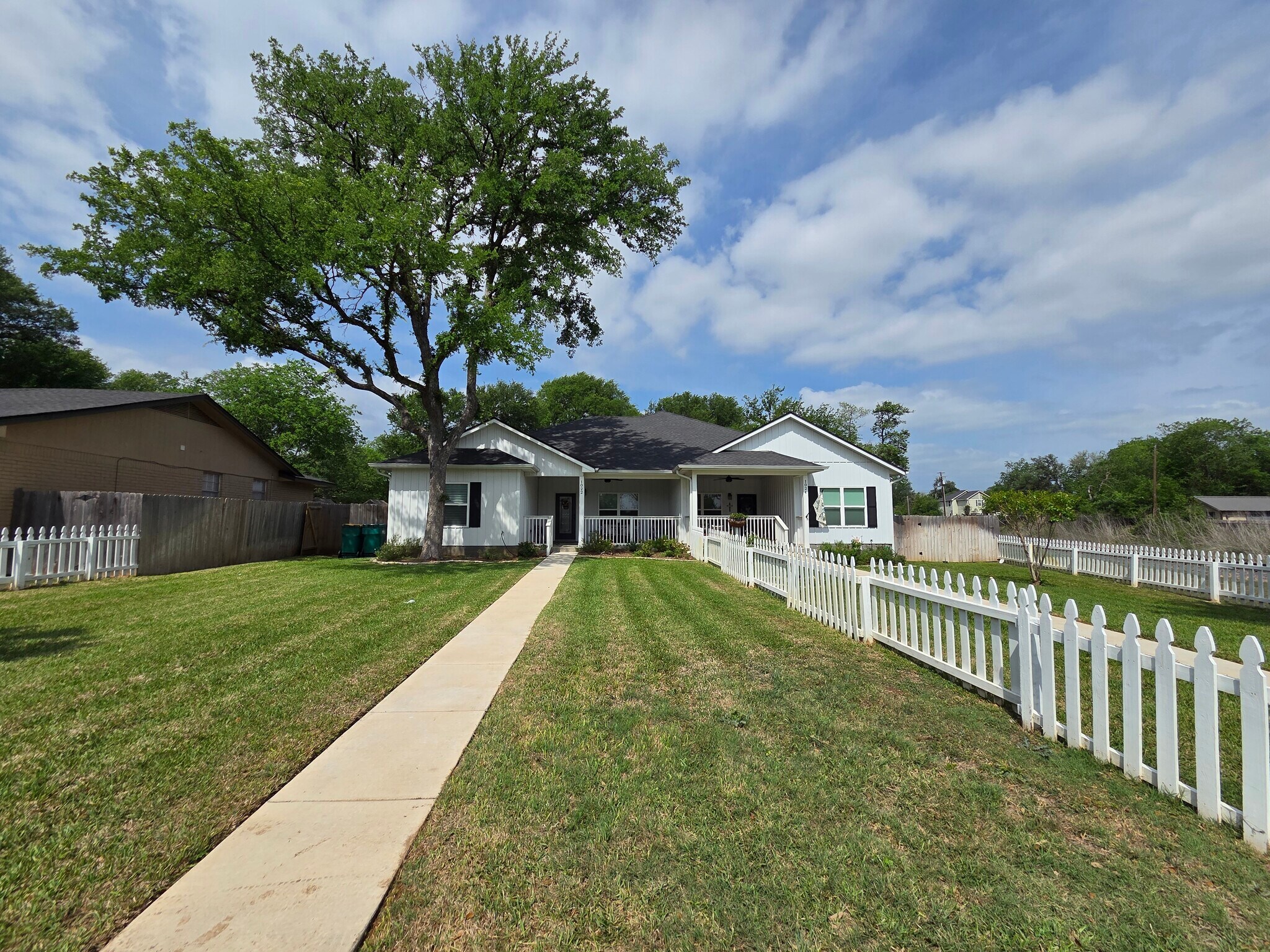 1022-1024 N Wall st, Belton, TX à vendre Photo principale- Image 1 de 3