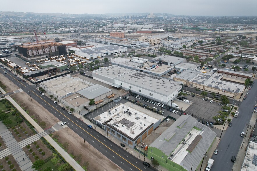 1418 N Spring St, Los Angeles, CA à louer - Photo du bâtiment - Image 2 de 10