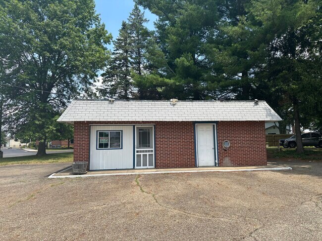 More details for 1204 Erie Ave SW, Navarre, OH - Retail for Lease