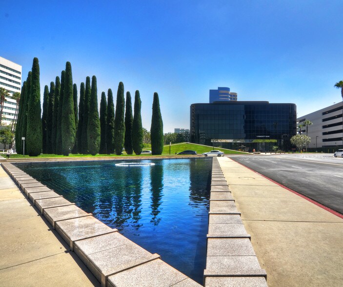 2100 Main St, Irvine, CA à louer - Autre - Image 2 de 8