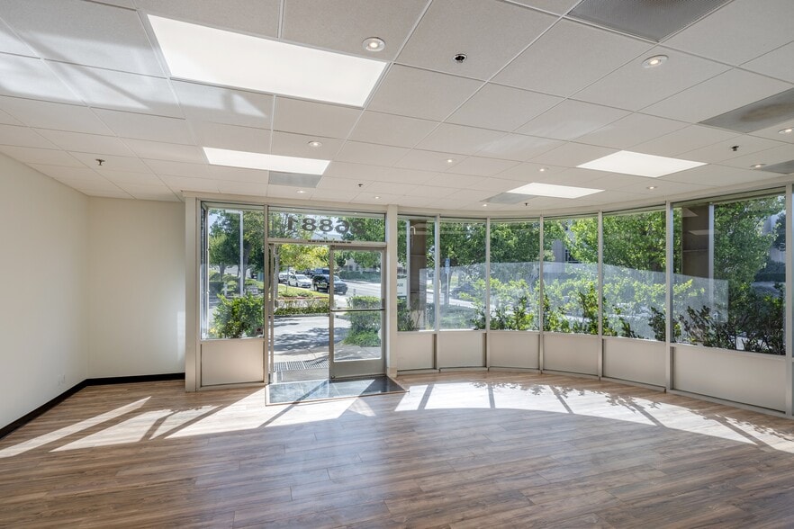 26881 Vista Ter, Lake Forest, CA for lease - Interior Photo - Image 3 of 7