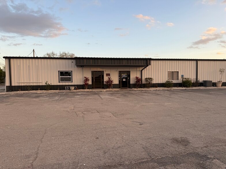 1302 NE Pine Island Rd, Cape Coral, FL for lease - Building Photo - Image 2 of 7