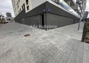 Commerce de détail dans Badalona, Barcelona à louer Photo intérieure- Image 1 de 11