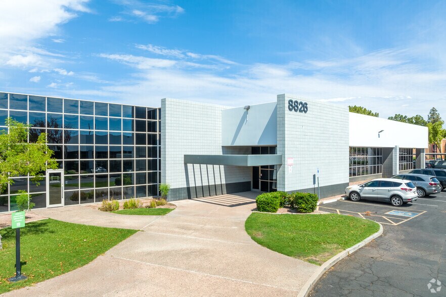 8836 N 23rd Ave, Phoenix, AZ à louer - Photo du bâtiment - Image 1 de 7
