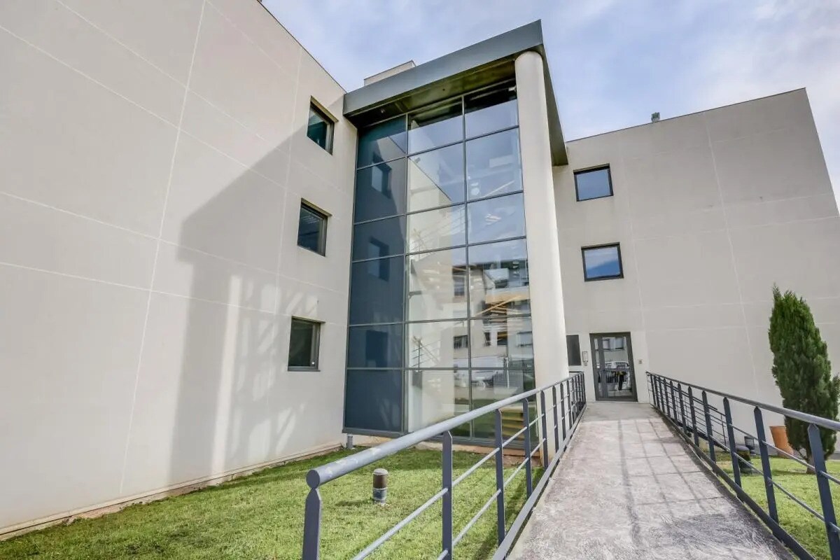 18 Rue Elie Pelas, Marseille for lease Building Photo- Image 1 of 13