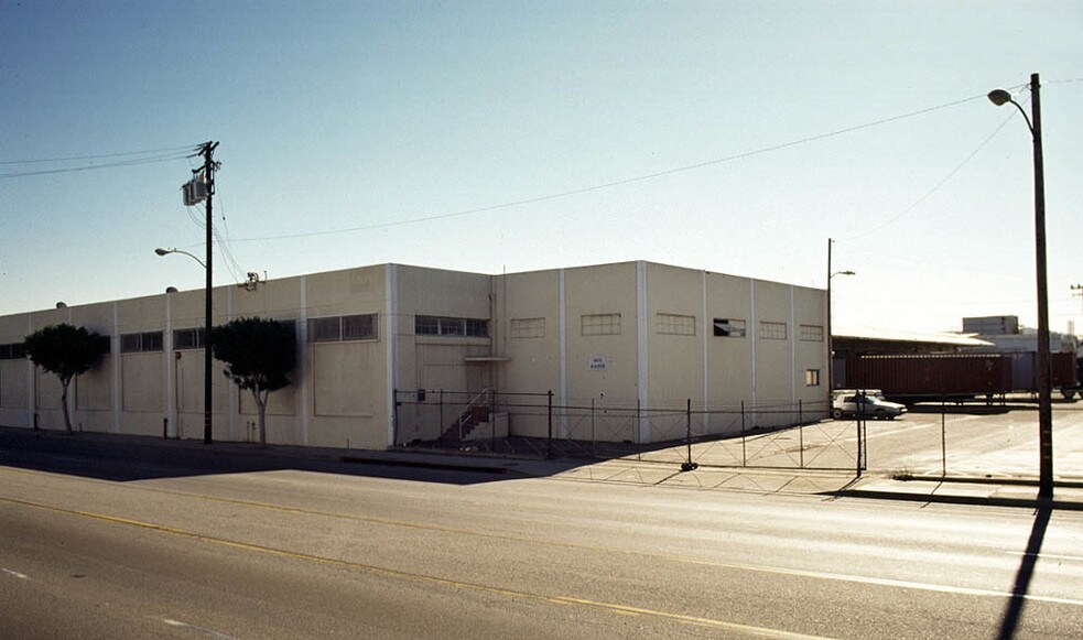 2900-2905 Ayers Ave, Vernon, CA à louer - Photo du bâtiment - Image 2 de 11