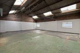 543 Wallisdown Rd, Poole à louer Photo intérieure- Image 1 de 2