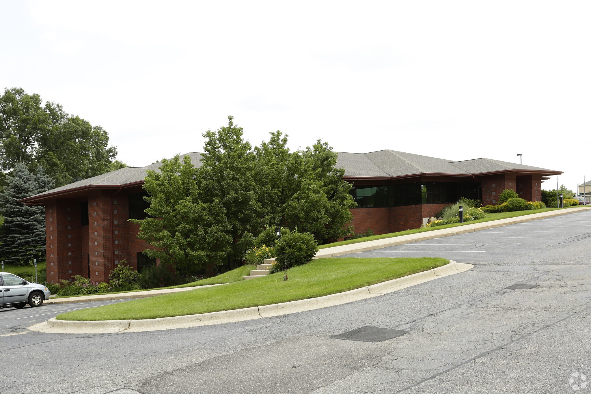 2900 E Beltline Ave NE, Grand Rapids, MI for lease Primary Photo- Image 1 of 9